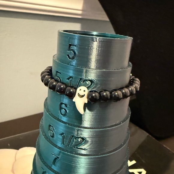 Black and White Beaded Halloween Bracelets set of four - Picture 4 of 4